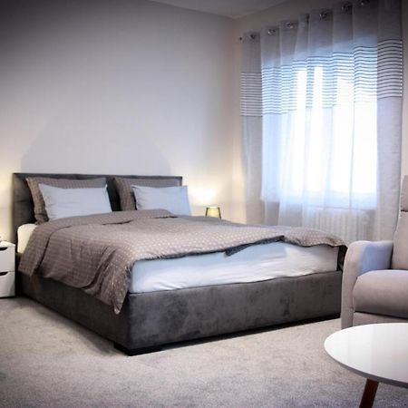 Blue Crystal Apartment Subotica Luaran gambar