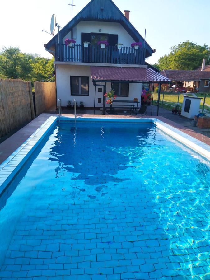 Blue Crystal Apartment Subotica Luaran gambar
